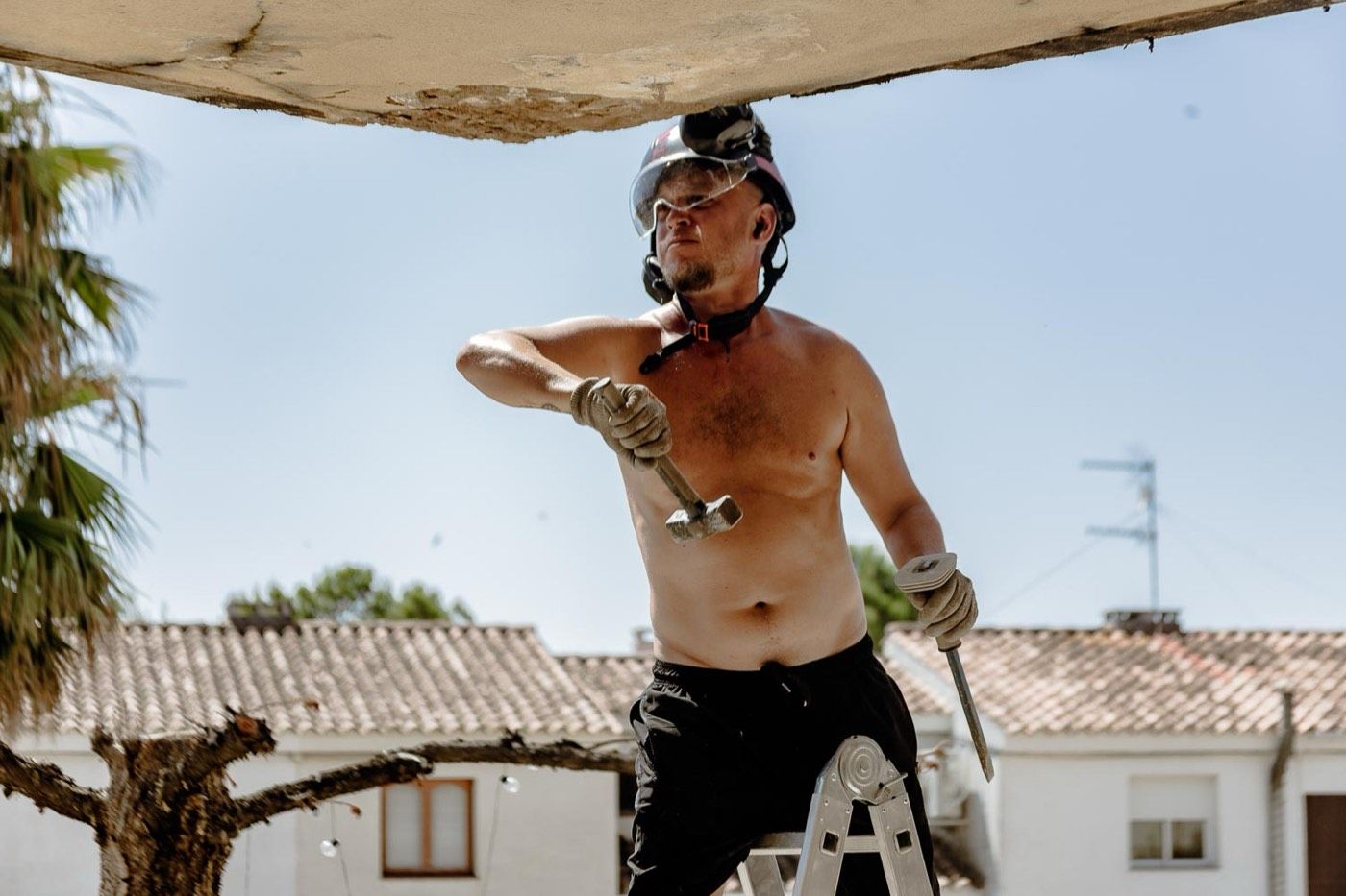 Trabajo de obra en Cal Lliure: la casa se levanta a mano